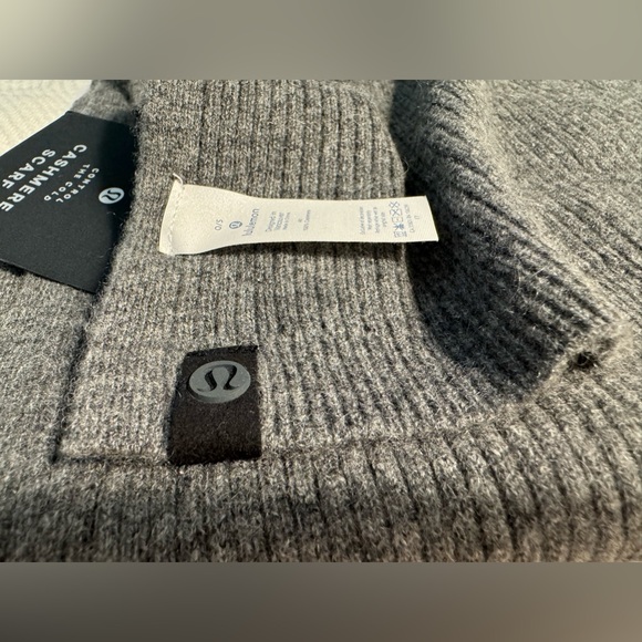 🩶Lululemon🩶Control the Cold🩶Cashmere Men’s Scarf🩶New with tags🩶 - Picture 3 of 7